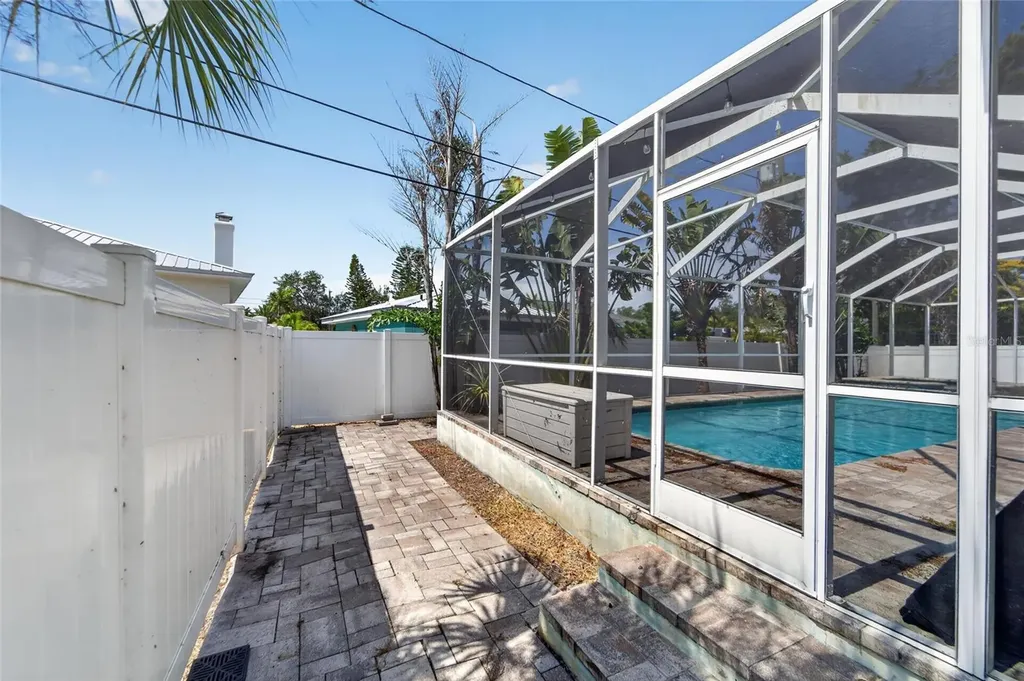 4810 Del Rio Way S Gulfport FL 33711