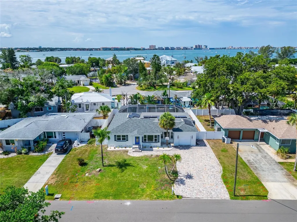 4810 Del Rio Way S Gulfport FL 33711