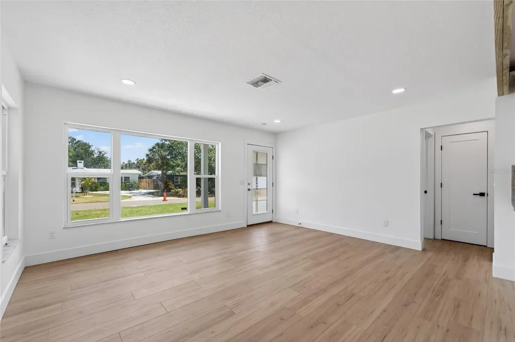 4810 Del Rio Way S Gulfport FL 33711