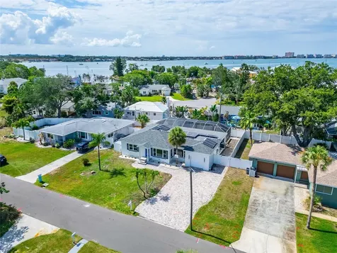 4810 Del Rio Way S Gulfport FL 33711