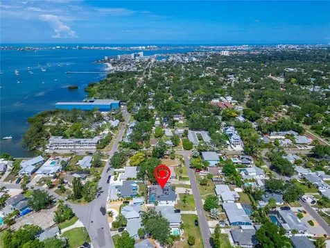 4810 Del Rio Way S Gulfport FL 33711