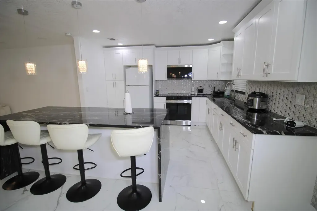 707 Innergary Place Valrico FL 33594