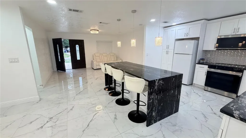 707 Innergary Place Valrico FL 33594