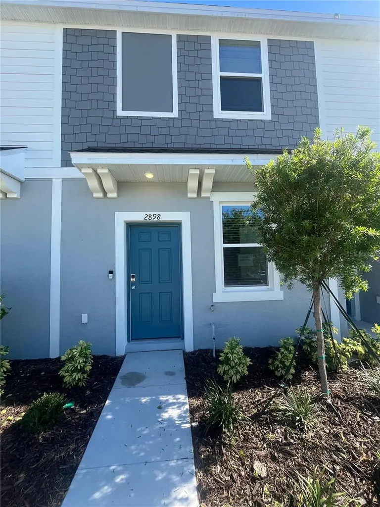 2898 Skyline Loop Kissimmee FL 34758