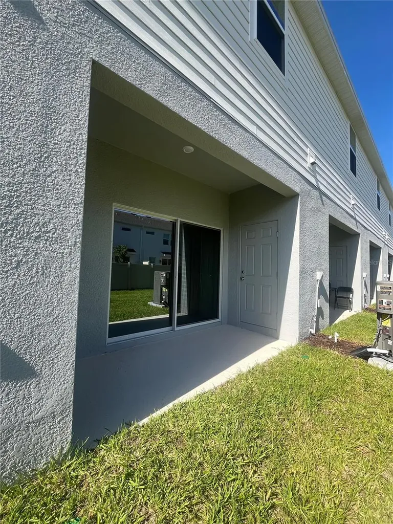 2898 Skyline Loop Kissimmee FL 34758
