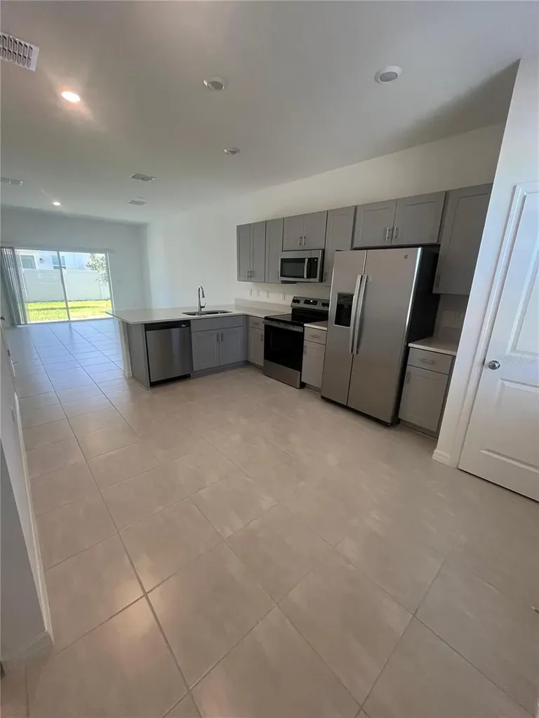 2898 Skyline Loop Kissimmee FL 34758