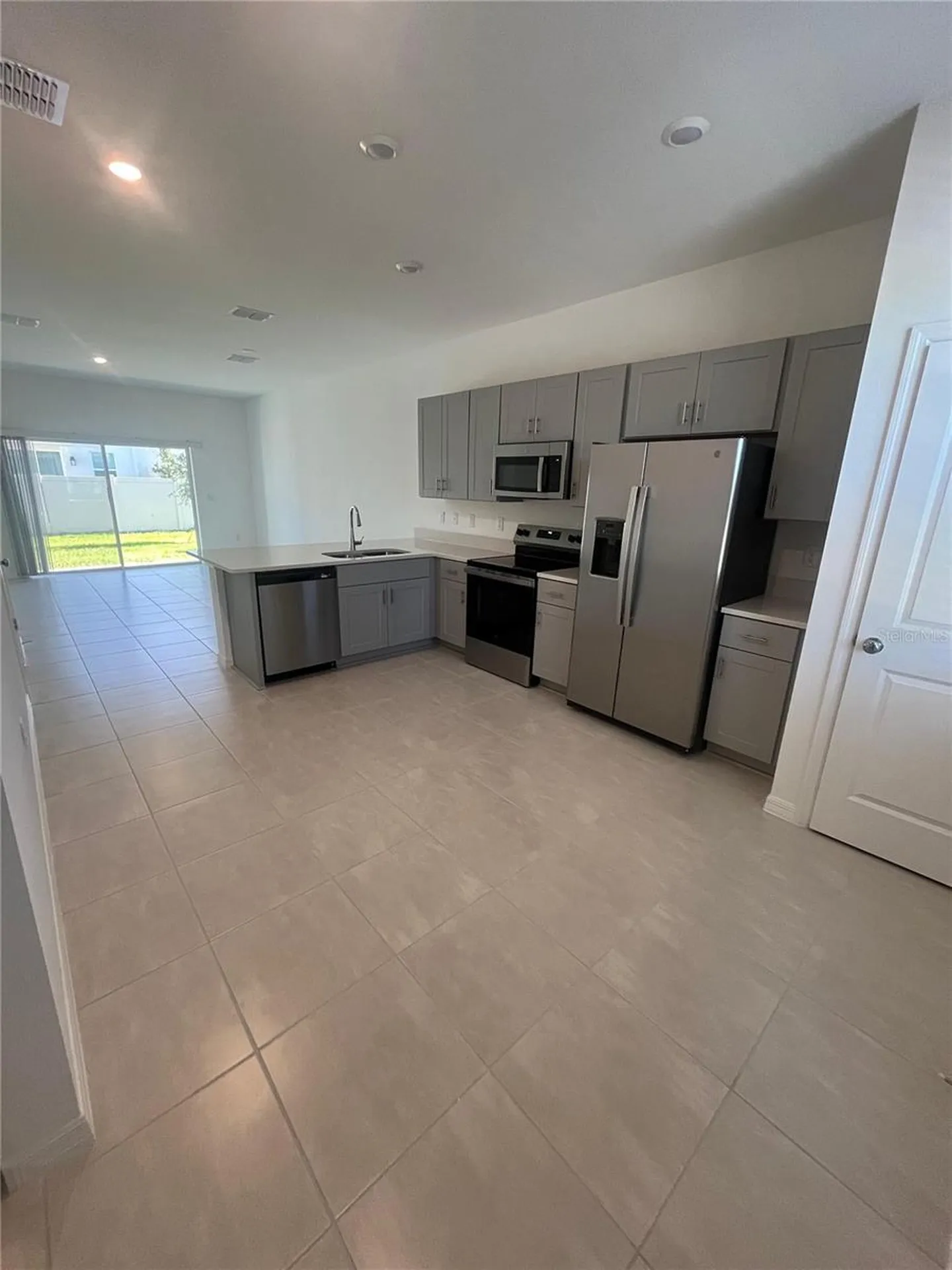 2898 Skyline Loop Kissimmee FL 34758