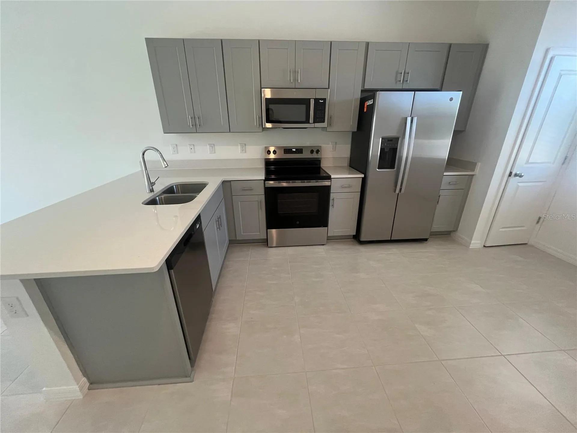 2898 Skyline Loop Kissimmee FL 34758