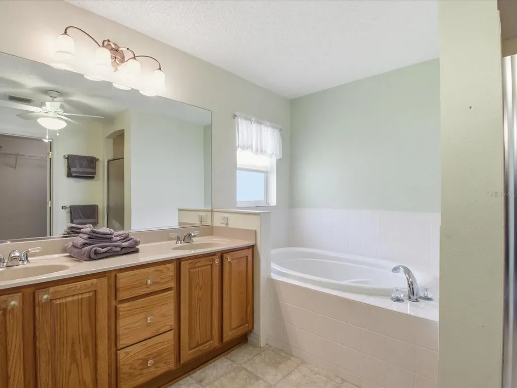 1332 Camero Drive Lady Lake FL 32159