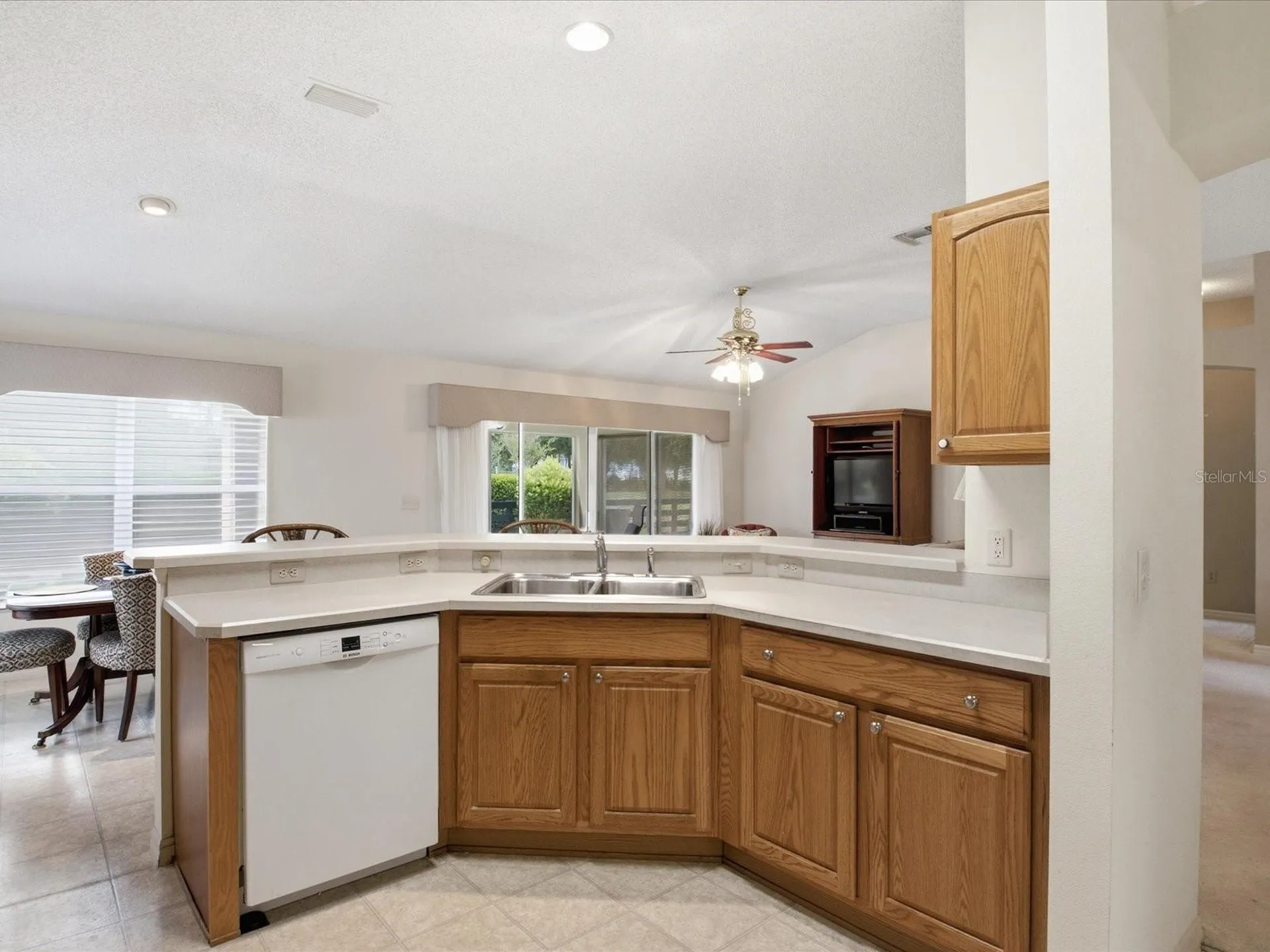 1332 Camero Drive Lady Lake FL 32159