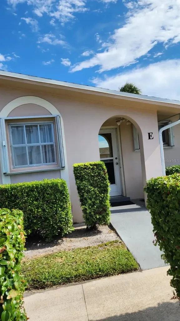 2784 Dudley Drive E West Palm Beach FL 33415
