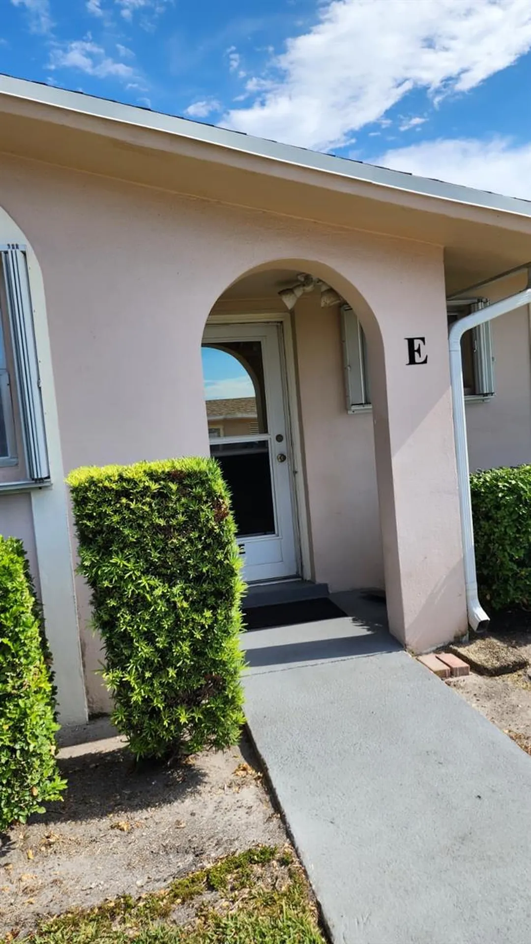 2784 Dudley Drive E West Palm Beach FL 33415