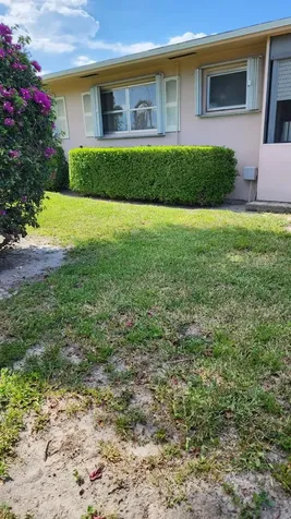 2784 Dudley Drive E West Palm Beach FL 33415