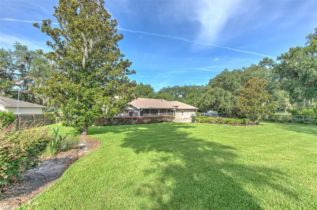 2102 Whitlock Place Dover FL 33527