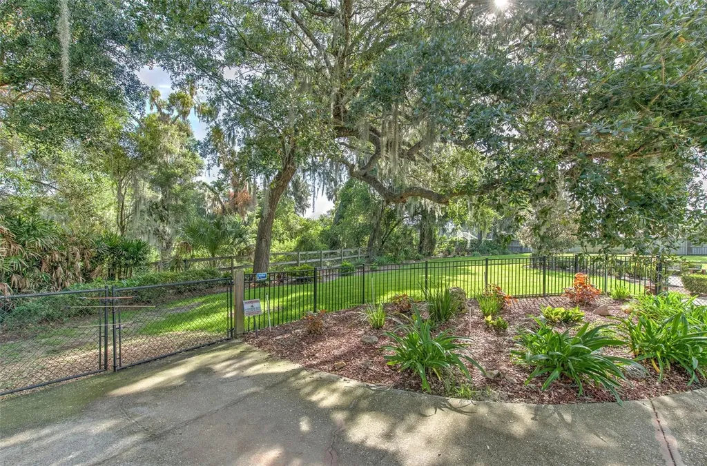2102 Whitlock Place Dover FL 33527