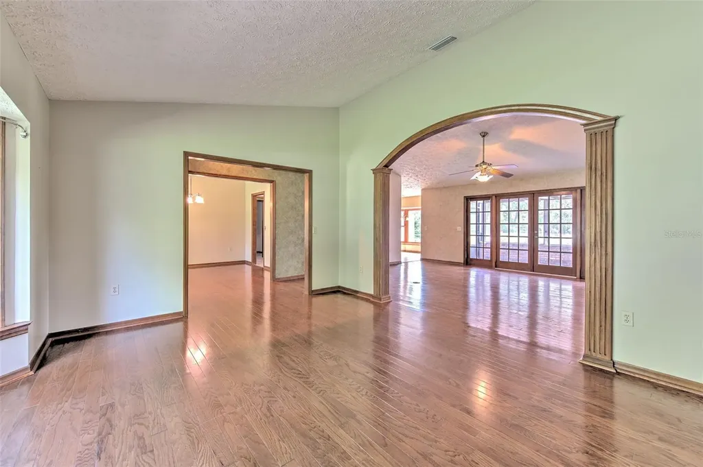 2102 Whitlock Place Dover FL 33527