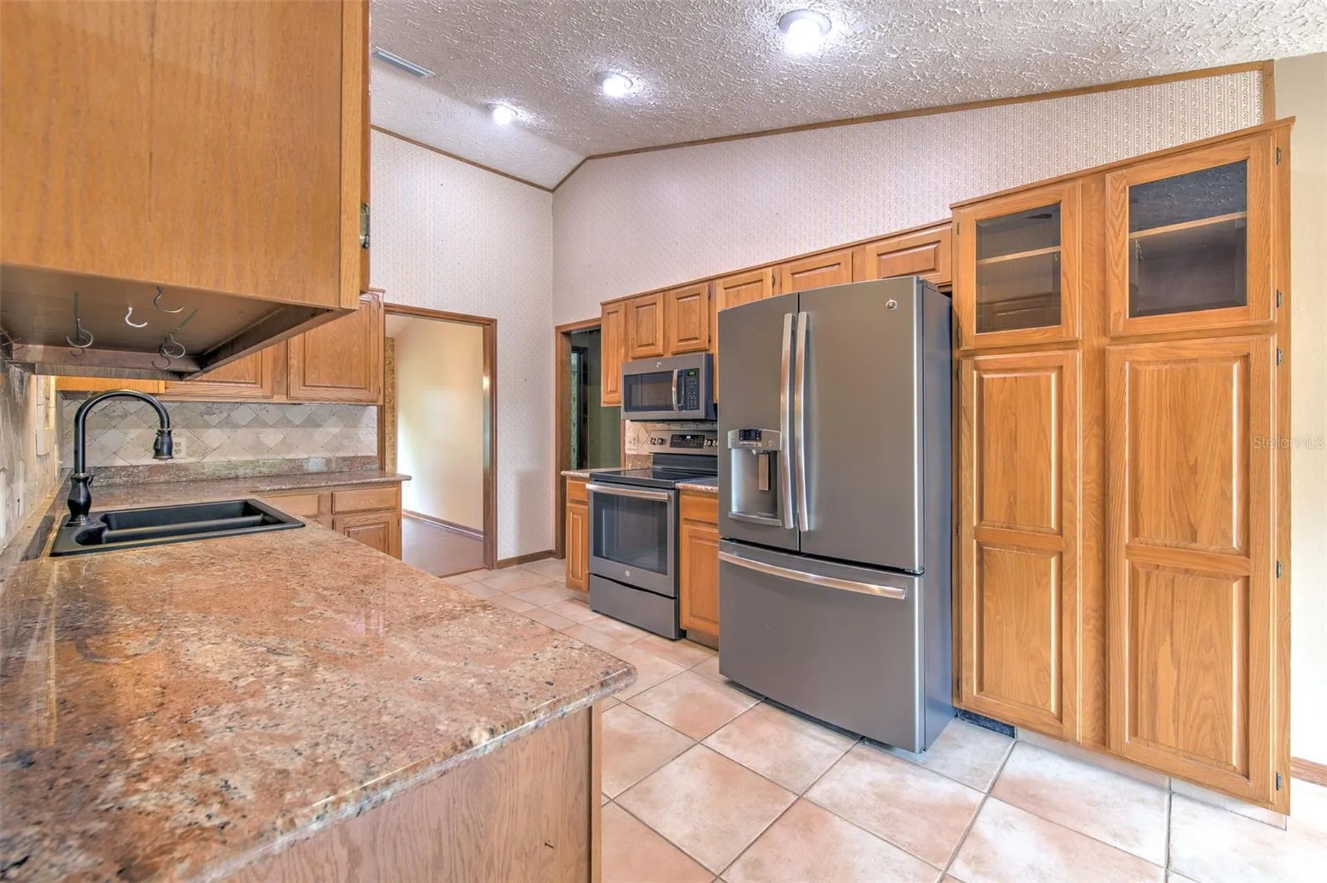 2102 Whitlock Place Dover FL 33527
