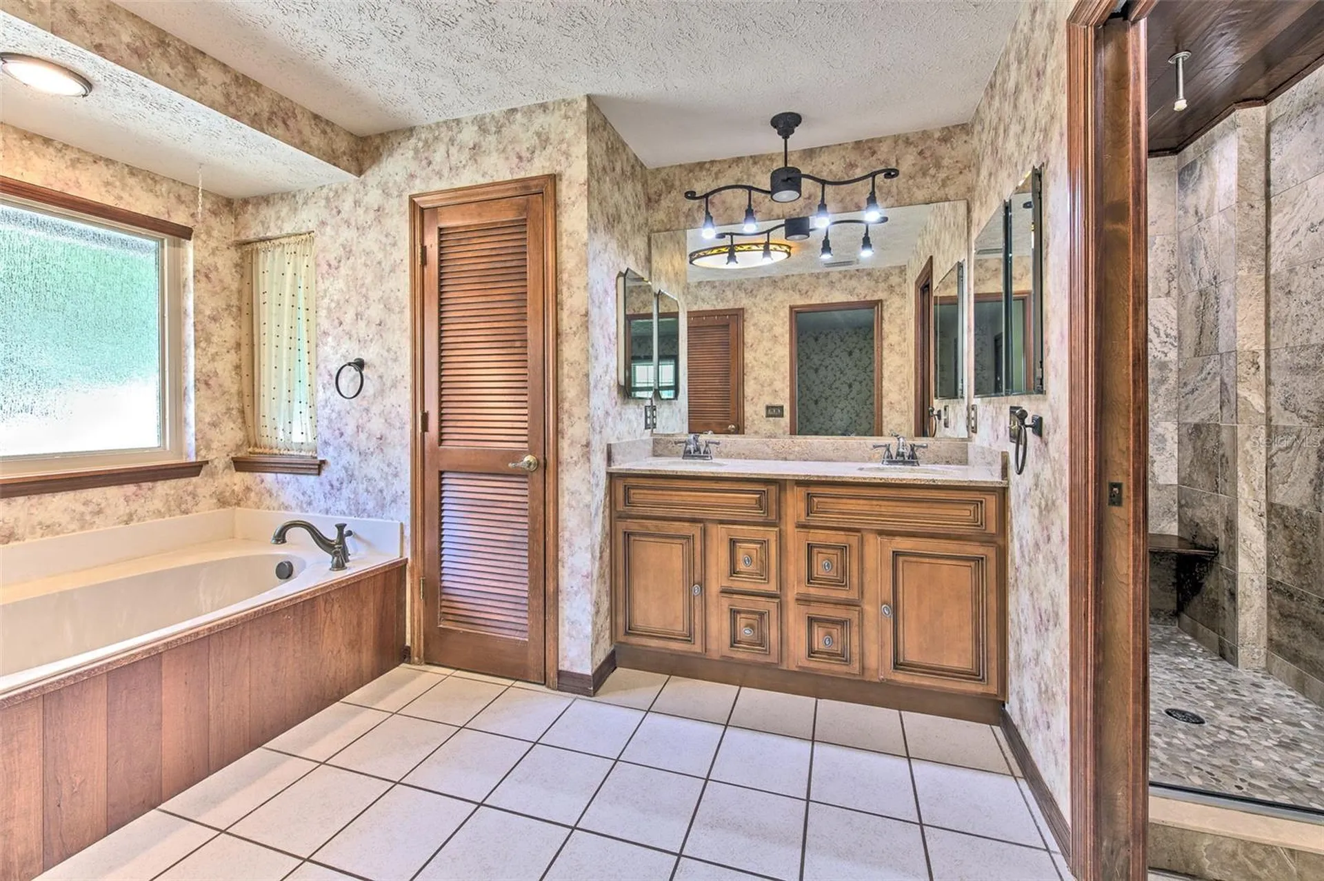 2102 Whitlock Place Dover FL 33527