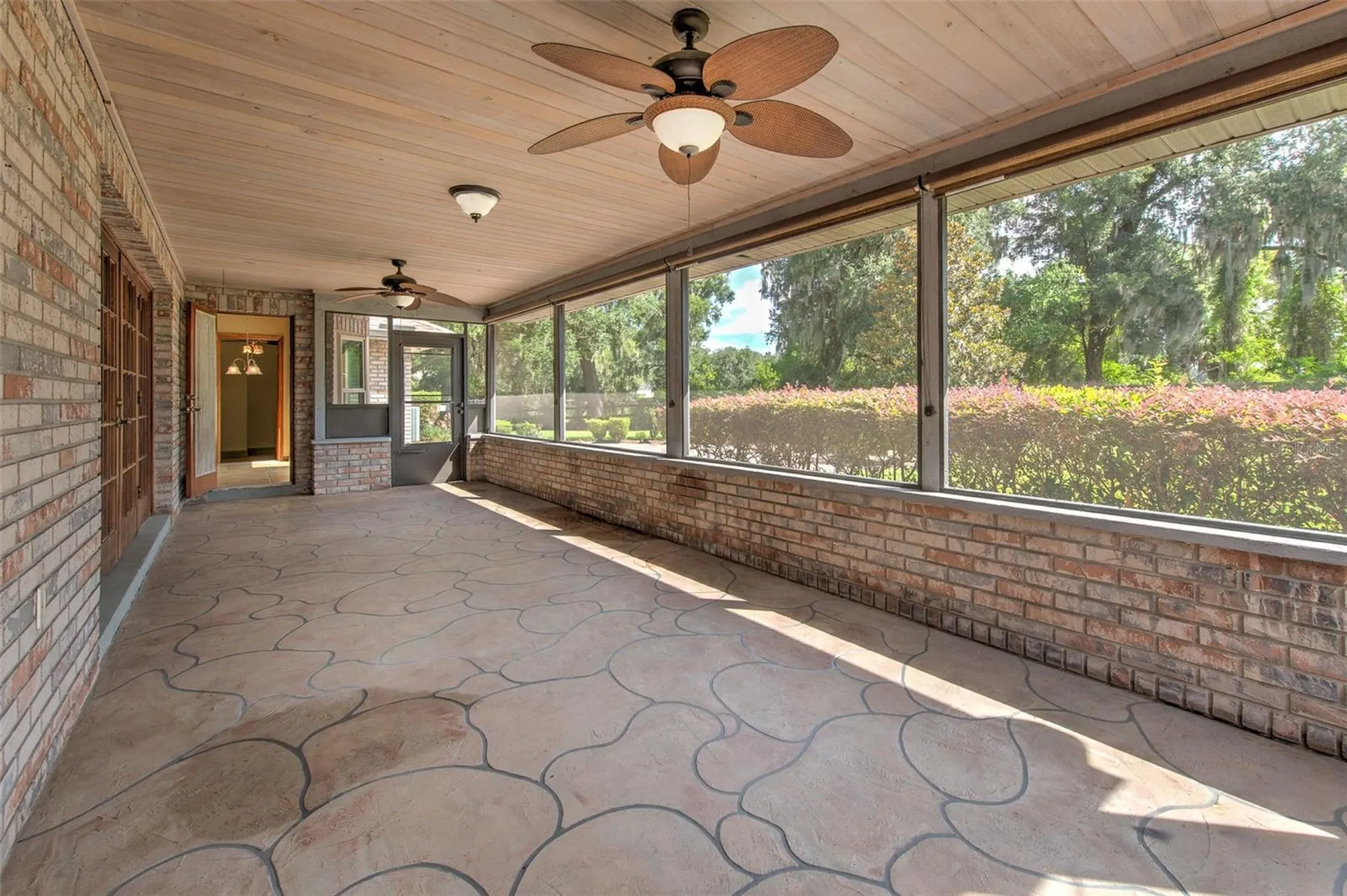 2102 Whitlock Place Dover FL 33527