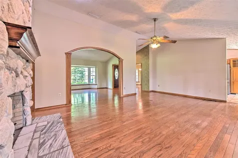 2102 Whitlock Place Dover FL 33527