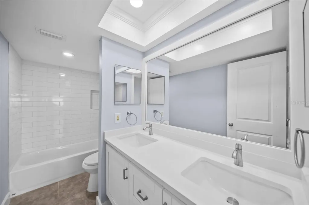 7530 Sunshine Skyway Lane S St Petersburg FL 33711