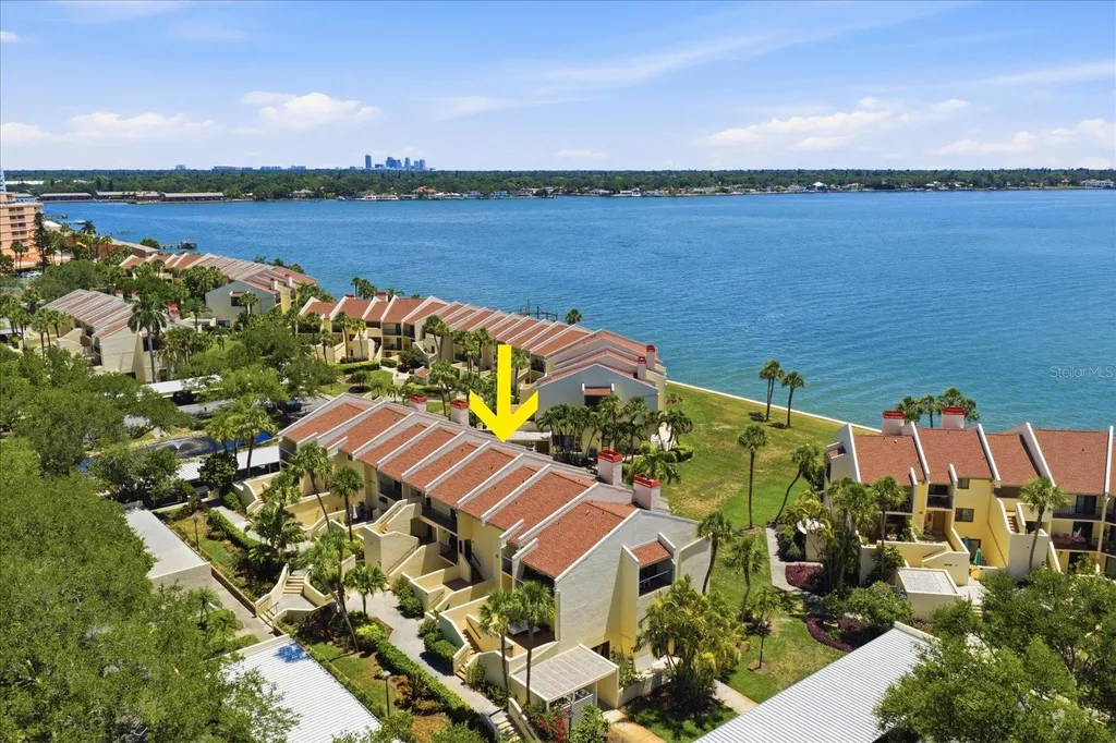 7530 Sunshine Skyway Lane S St Petersburg FL 33711