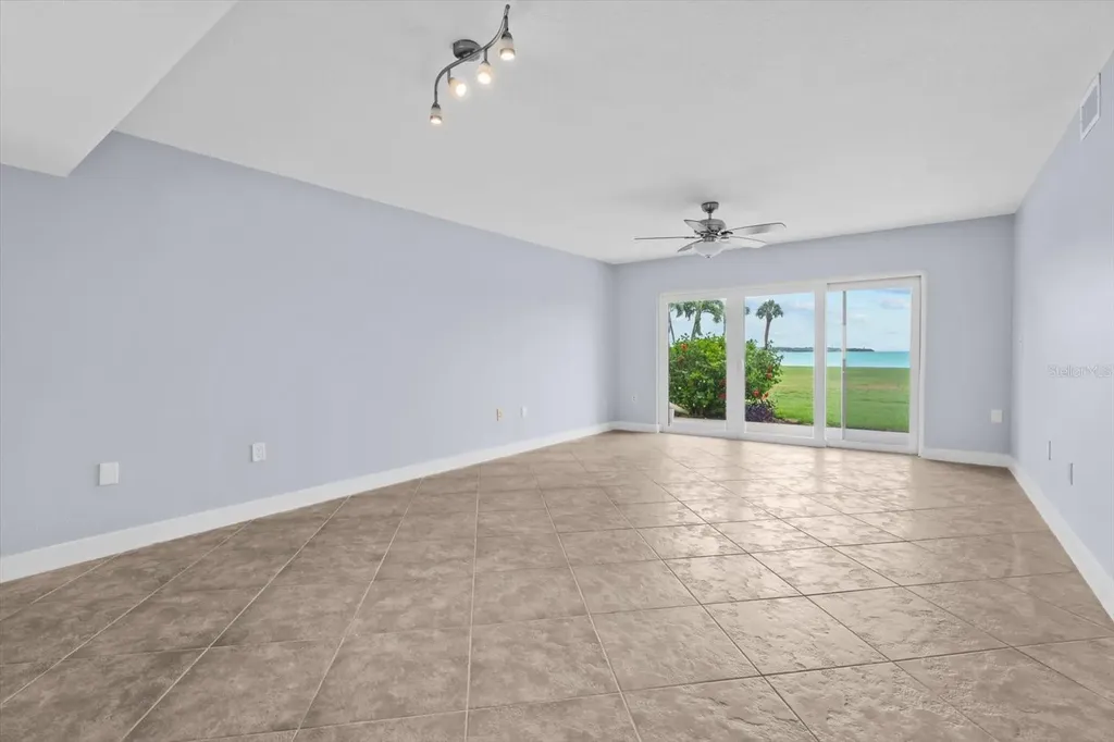 7530 Sunshine Skyway Lane S St Petersburg FL 33711