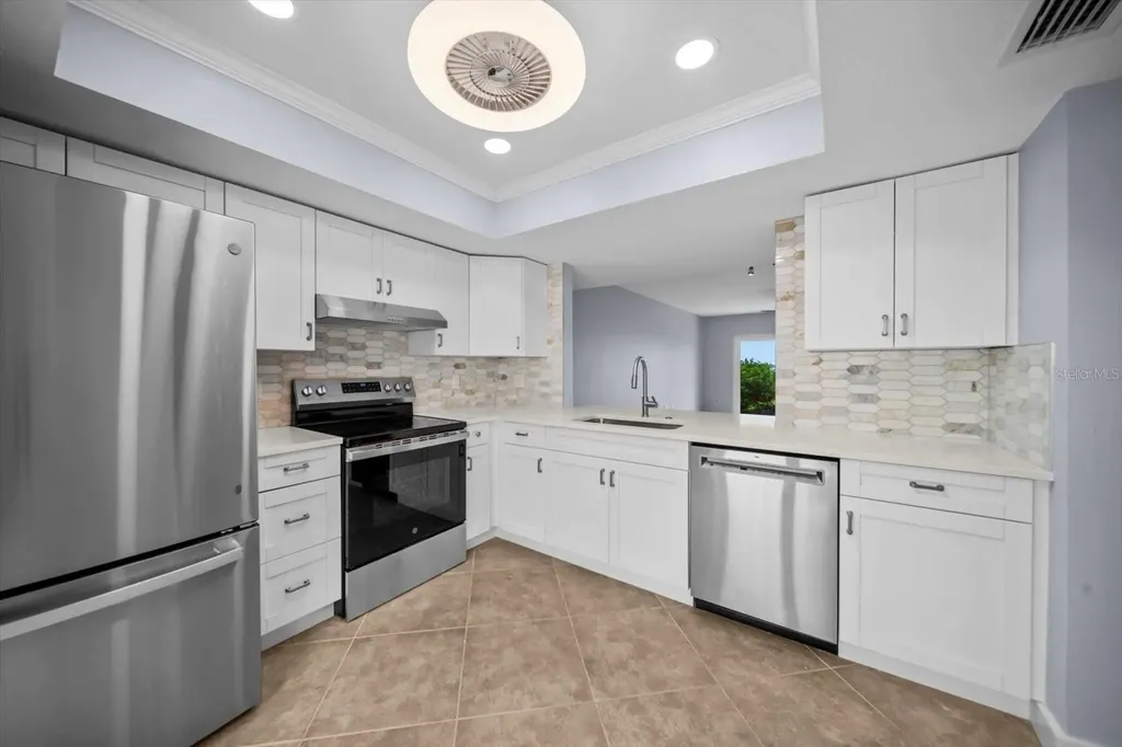 7530 Sunshine Skyway Lane S St Petersburg FL 33711