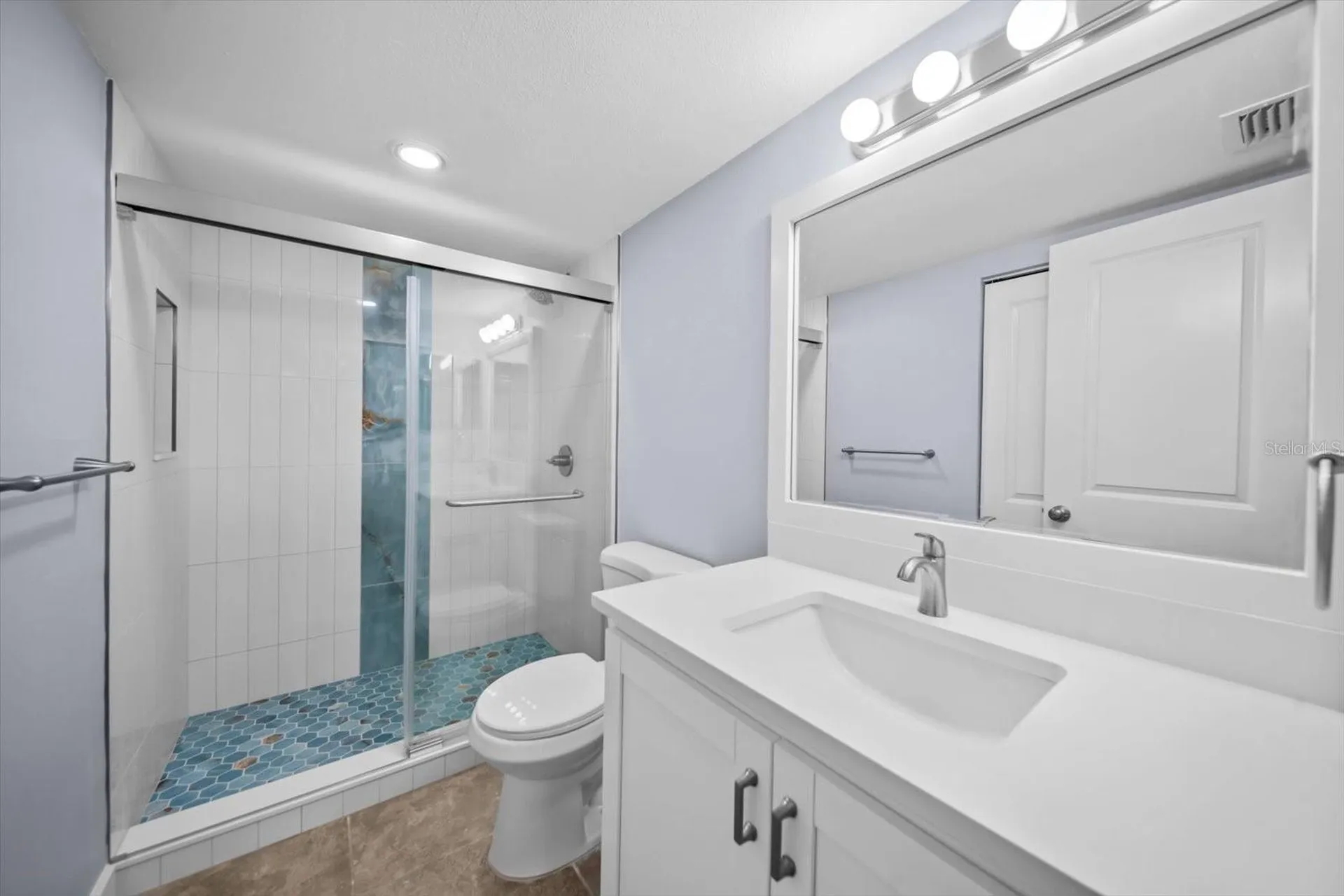 7530 Sunshine Skyway Lane S St Petersburg FL 33711
