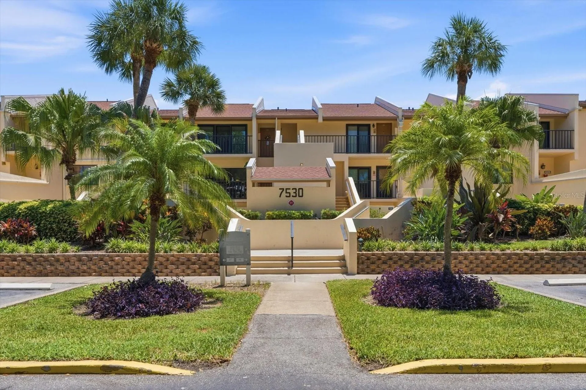 7530 Sunshine Skyway Lane S St Petersburg FL 33711