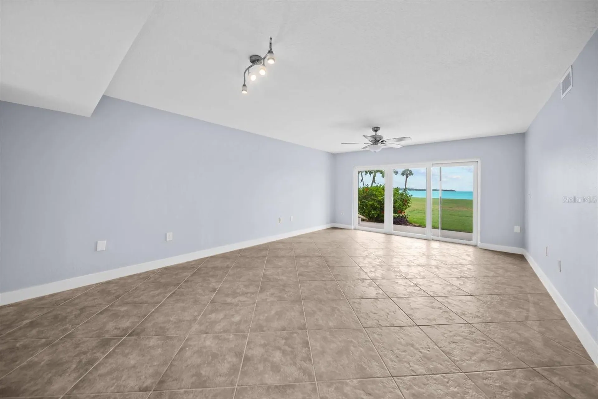 7530 Sunshine Skyway Lane S St Petersburg FL 33711