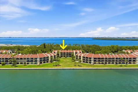7530 Sunshine Skyway Lane S St Petersburg FL 33711