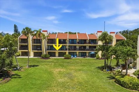 7530 Sunshine Skyway Lane S St Petersburg FL 33711
