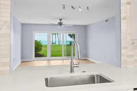 7530 Sunshine Skyway Lane S St Petersburg FL 33711
