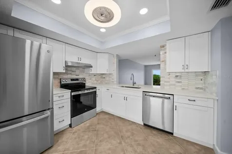 7530 Sunshine Skyway Lane S St Petersburg FL 33711