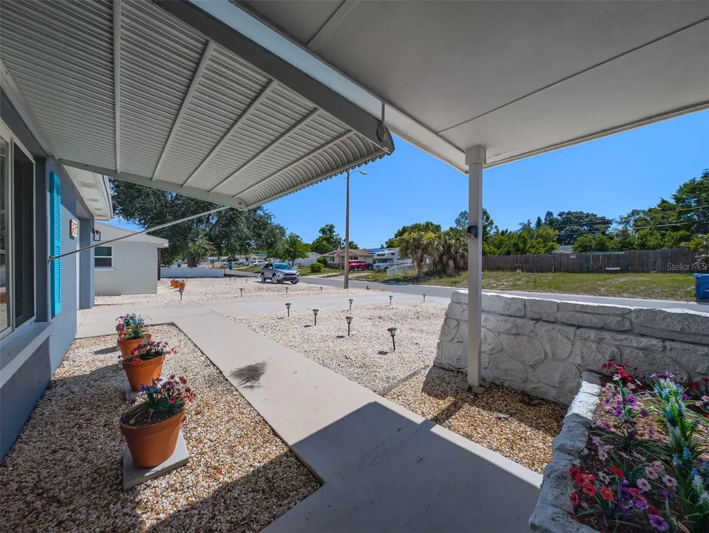 3702 Kingsbury Holiday FL 34691