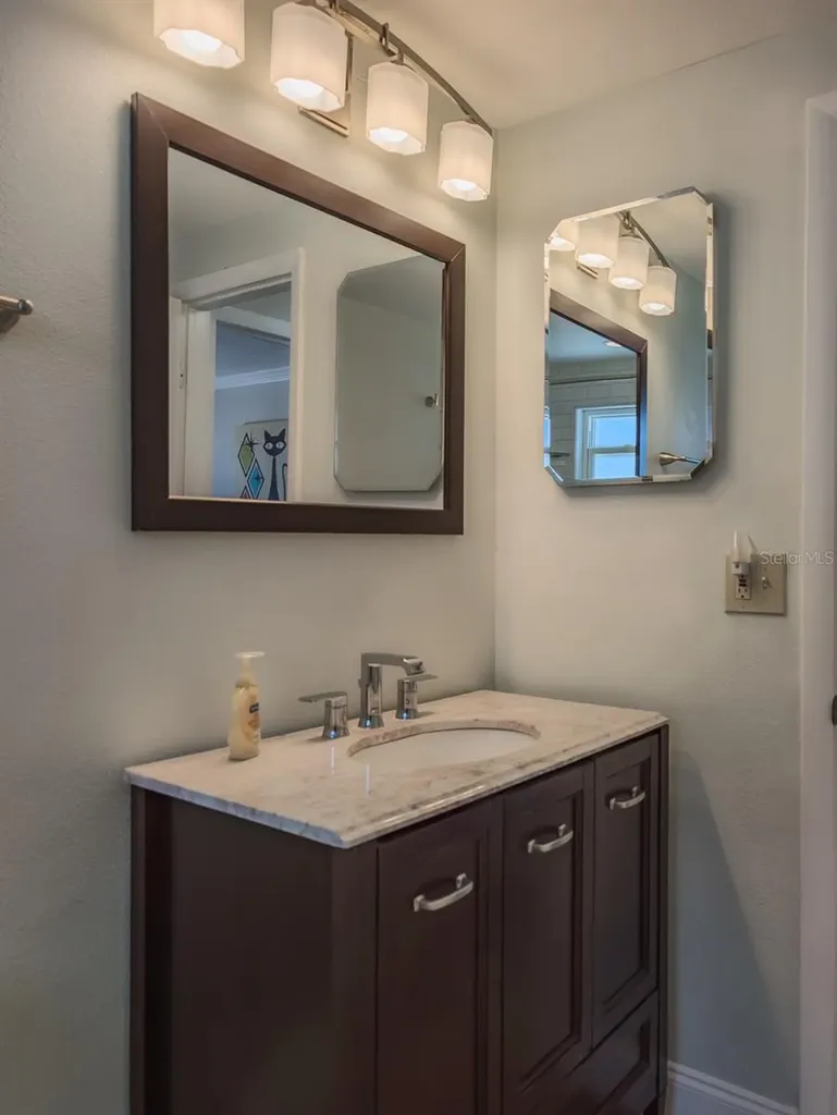 3702 Kingsbury Holiday FL 34691