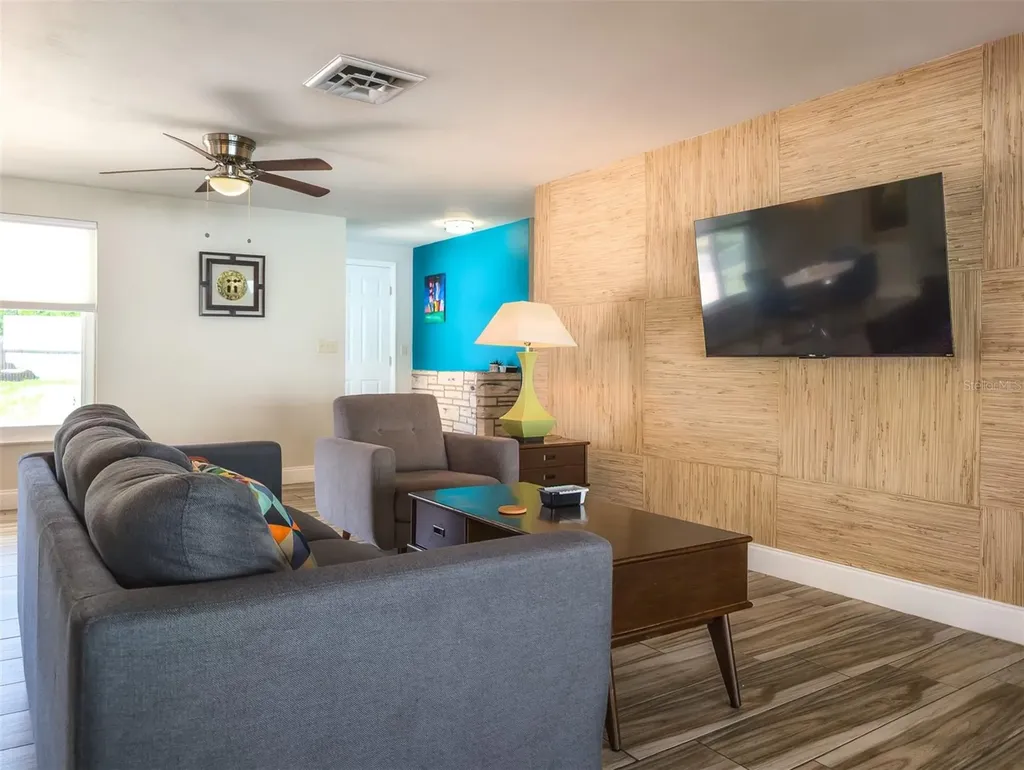 3702 Kingsbury Holiday FL 34691