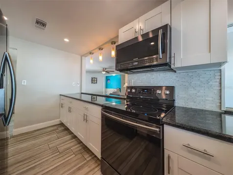 3702 Kingsbury Holiday FL 34691