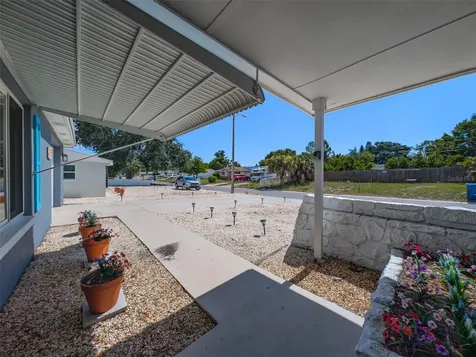 3702 Kingsbury Holiday FL 34691