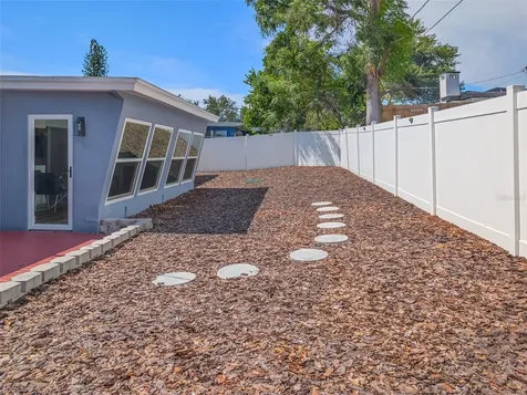 3702 Kingsbury Holiday FL 34691