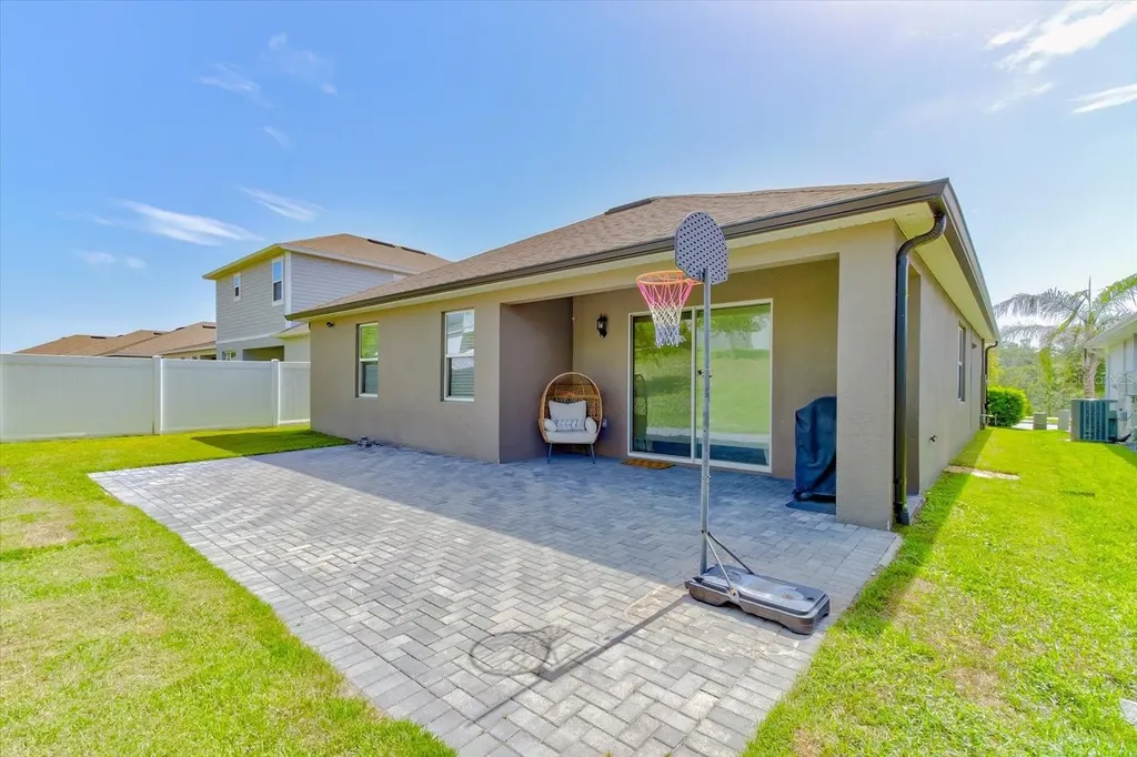 2403 Natoma Boulevard Mount Dora FL 32757