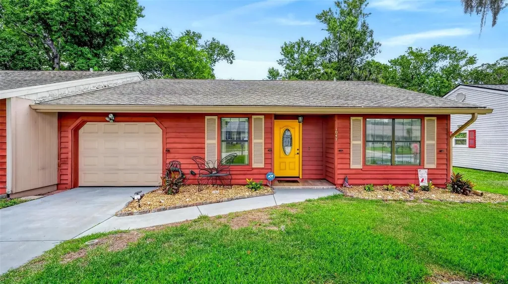 1047 W Samms Avenue Port Orange FL 32129