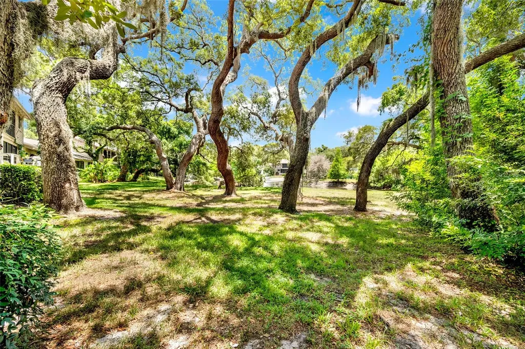 1900 Whispering Way Tarpon Springs FL 34689
