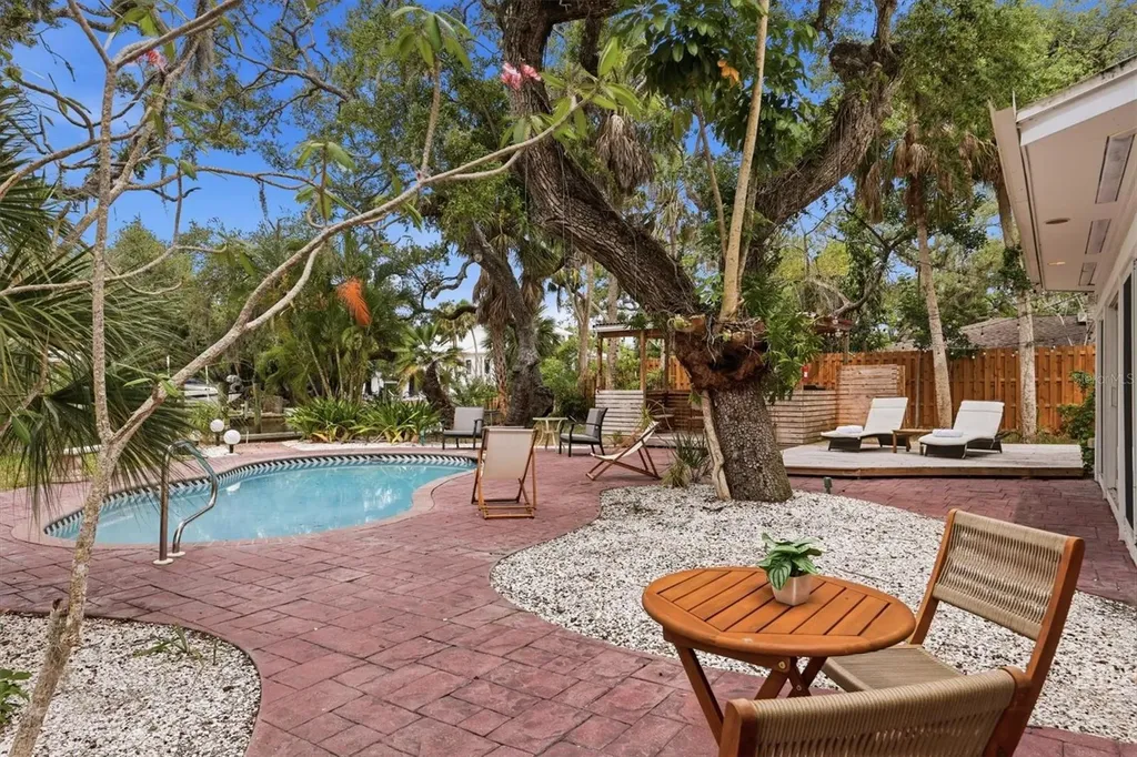 1232 Northport Drive Sarasota FL 34242