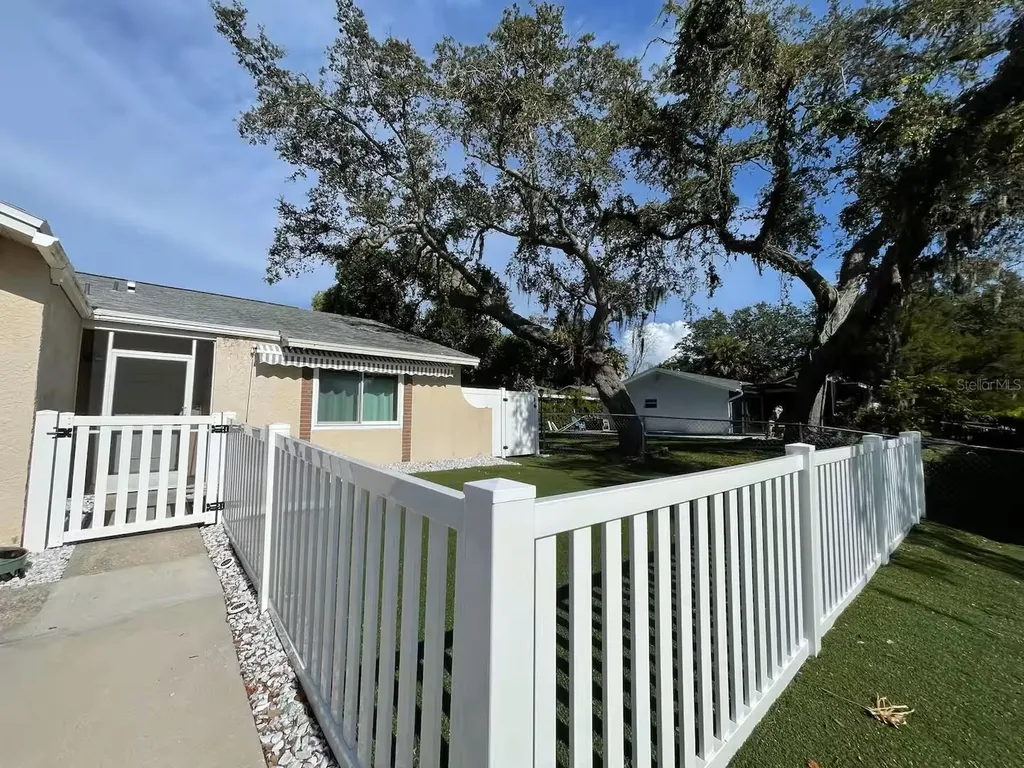 2107 Grove Valley Palm Harbor FL 34683
