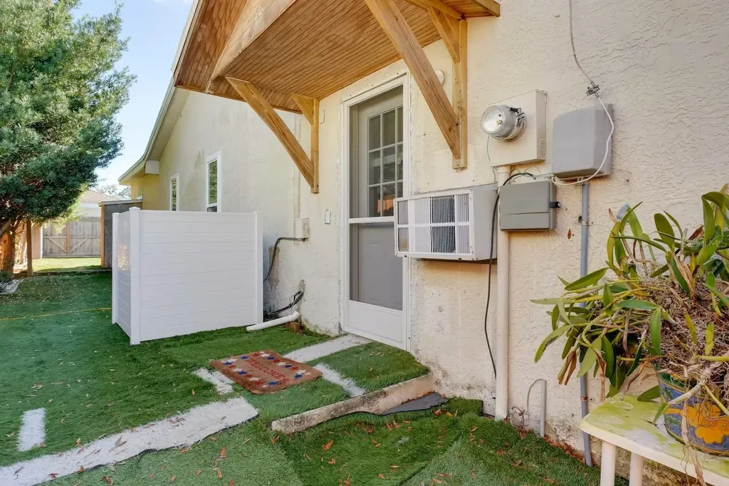 2107 Grove Valley Palm Harbor FL 34683