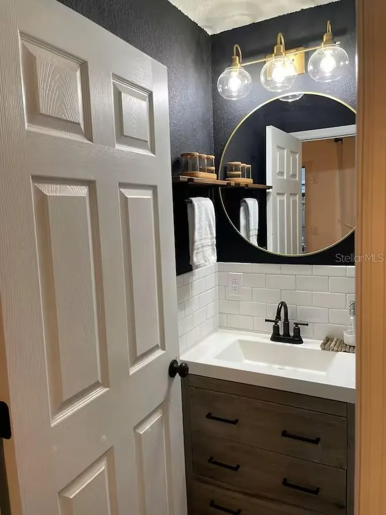 2107 Grove Valley Palm Harbor FL 34683