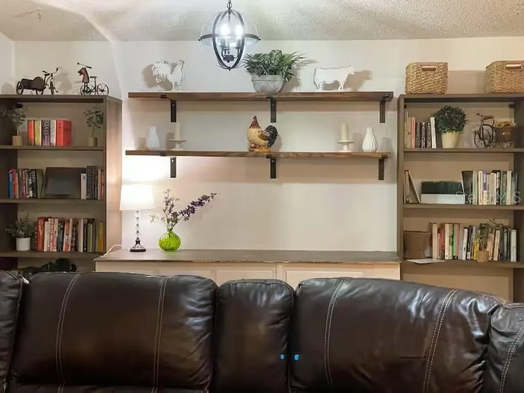 2107 Grove Valley Palm Harbor FL 34683