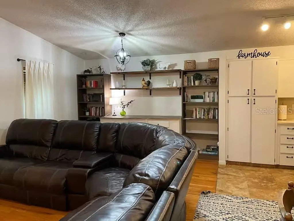 2107 Grove Valley Palm Harbor FL 34683